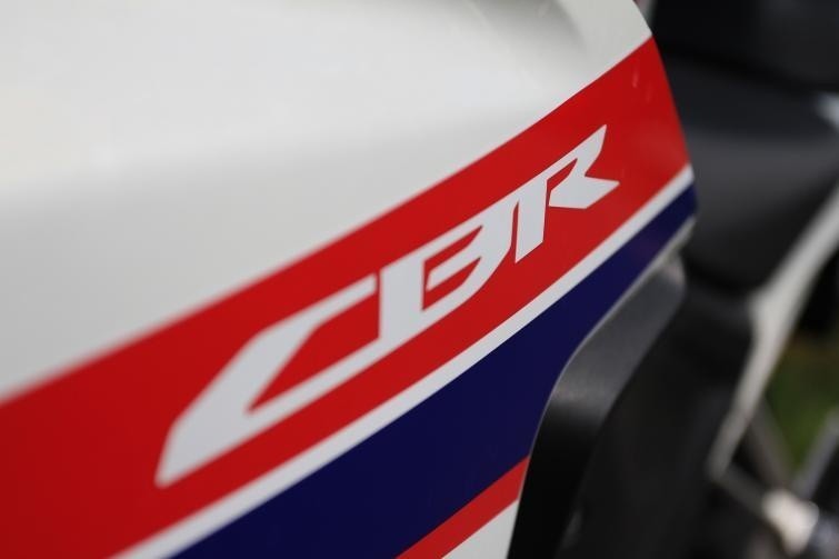 Testujemy: Honda CBR500R – A2 na sportowo (WIDEO)