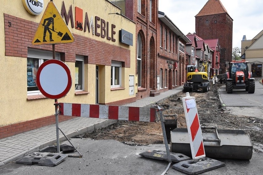 Trwa remont jednej z najstarszych ulic w Sławnie - ulicy...