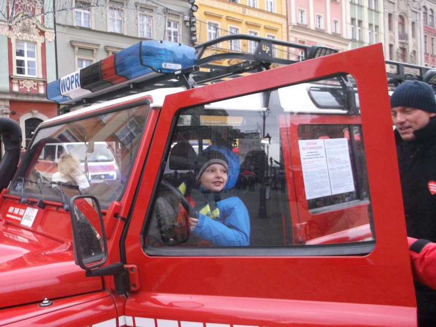 WOŚP we Wrocławiu. Wielka orkiestra zebrała 496 tysięcy (ZDJĘCIA)