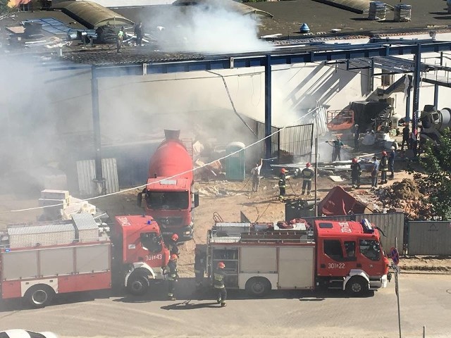 Pożar na placu budowy w Gdańsku Wrzeszczu. Paliły się śmieci [27.06.2018]