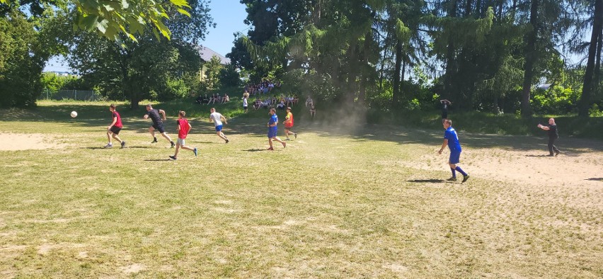 Sportowy Dzień Rodziny w Ciechlinie, w gminie Pniewy. Było wiele atrakcji dla dzieci i dorosłych. Zobacz zdjęcia