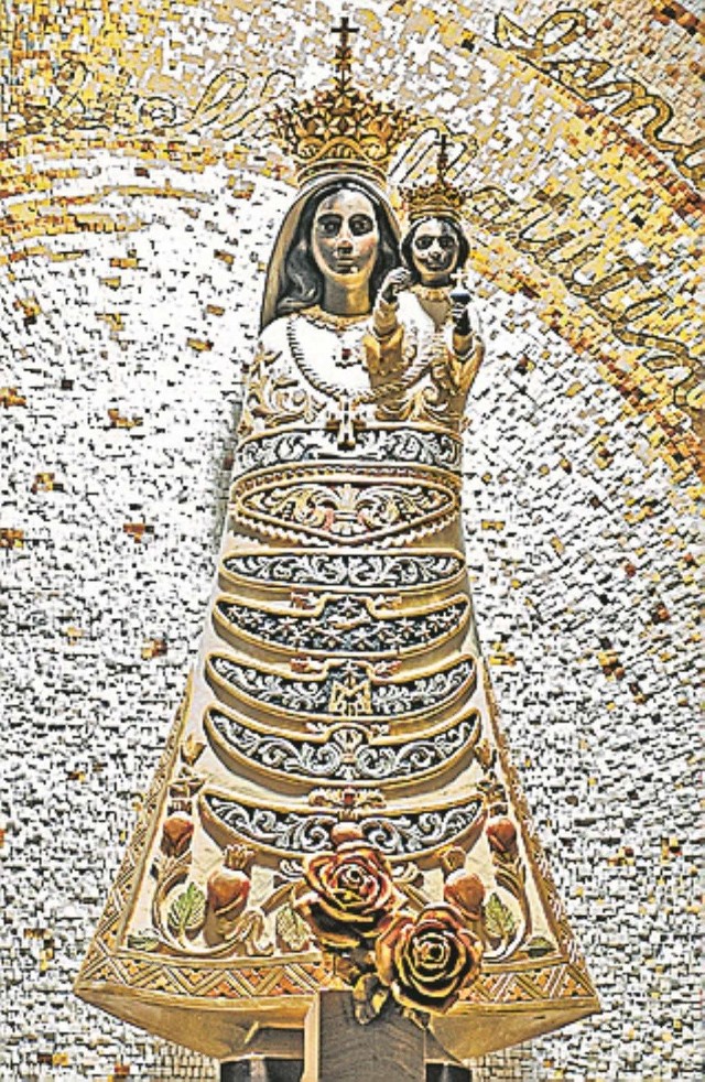 Kopia figury Matki Bożej z Loreto 