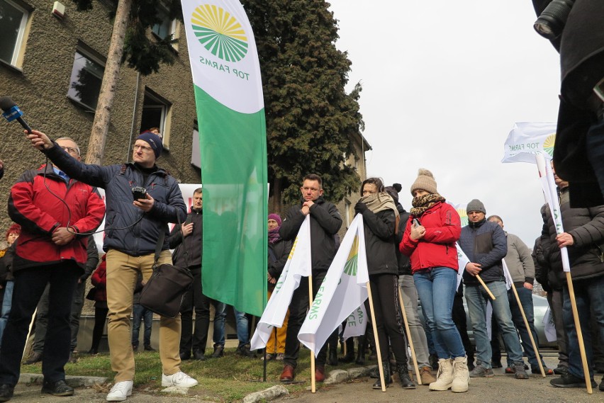 W lutym poseł Janusz Kowalski spotkał się z zarządem i...