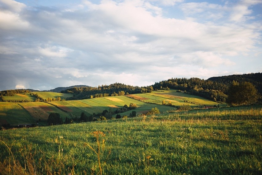 W górach, nad jeziorem, albo rzeką - działki na sprzedaż...