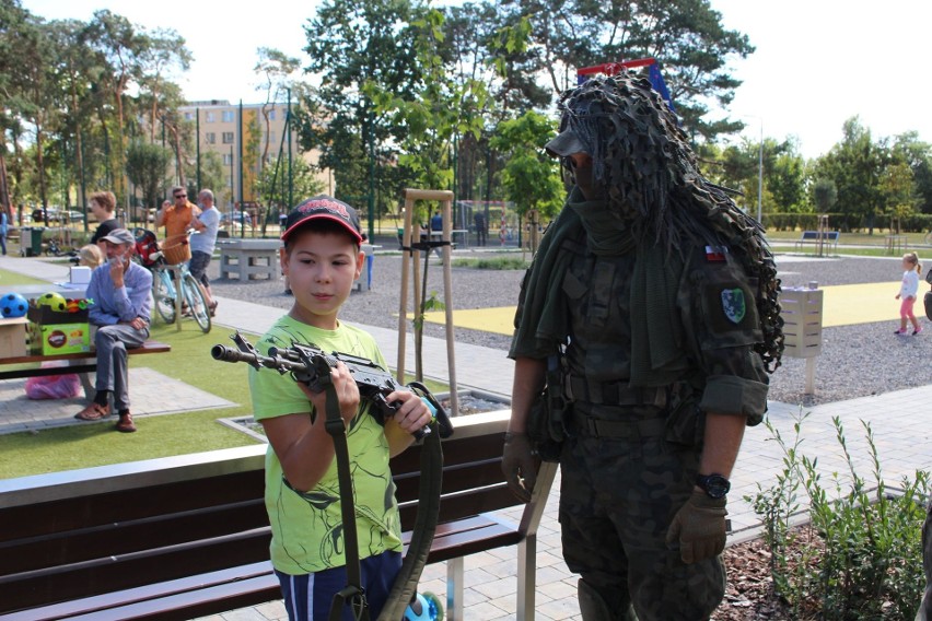 Piknik militarny w Gorzycach. Świetna zabawa zakończona lekcją musztry [ZDJĘCIA]