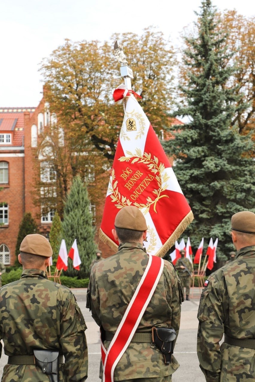 W najbliższą sobotę, 3 grudnia o godzinie 12, na dziedzińcu...