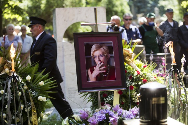 Urna z prochami znanej publicystki pochowano na Cmentarzu Rakowskim
