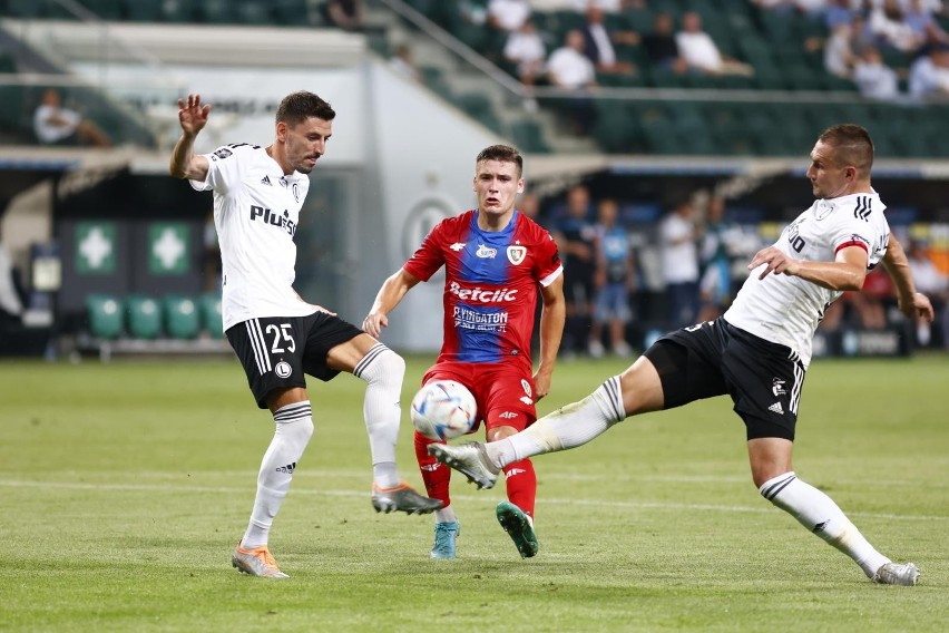 PKO Ekstraklasa. Legia ucieszyła powstańców. Pewna wygrana z Piastem