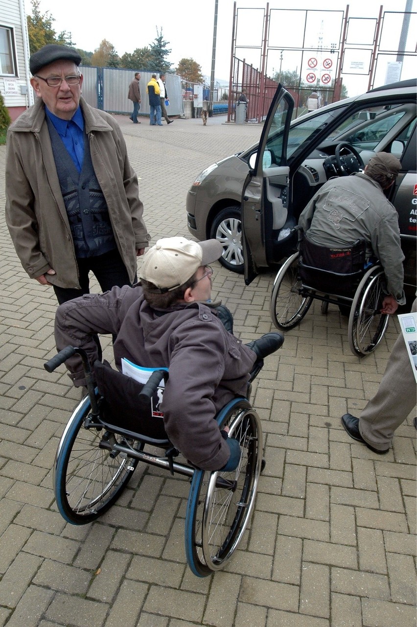 Rowerzysta, który jest w pojeździe, według wytycznych ZKM...