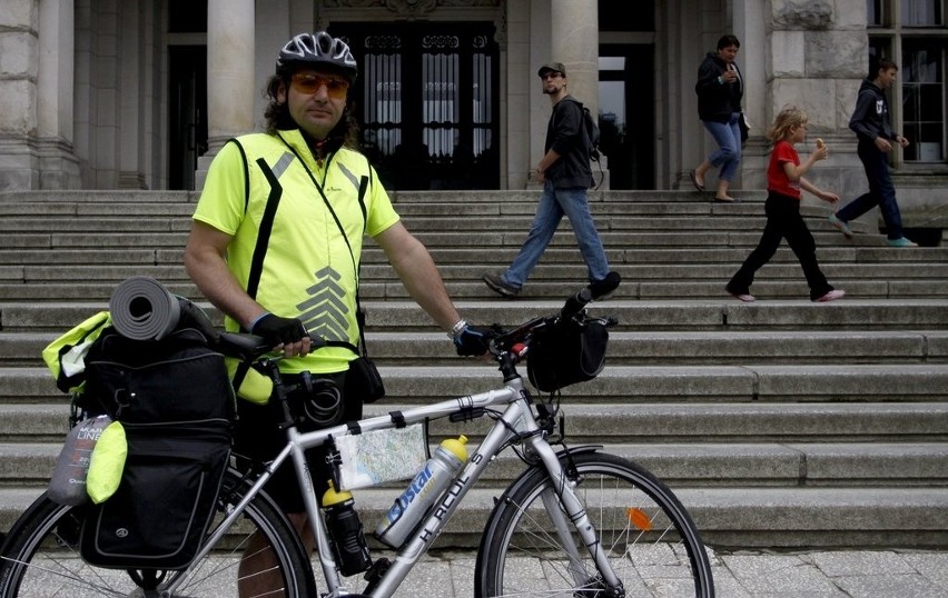 Piotr Falc chce przejechać rowerem dookoła Polski. Wszystko dla potrzebujących dzieci [ZDJĘCIA]