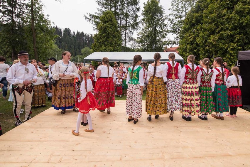 Poronin: Wybrano góralkę z najpiękniejszym warkoczem [GALERIA]