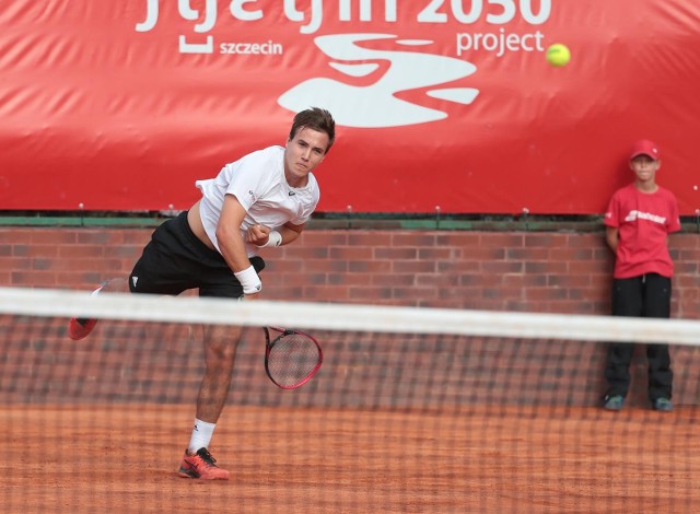 Daniel Michalski z problemami, ale awansował do drugiej rundy Pekao Szczecin Open 2022