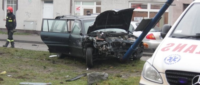 Pijany szofer spowodował niebotyczny karambol, w którym brało udział aż sześć pojazdów. Pirat jest w szpitalu (pod dozorem policjantów) na badaniu krwi.