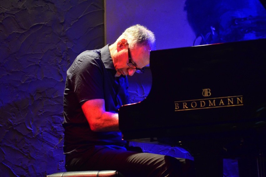 Pianista Marc Copland podczas koncertu w klubie Blue Note na...