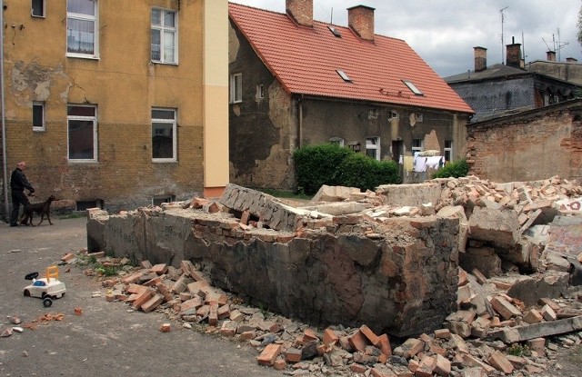 Niebezpieczne gruzowisko ma zniknąć w ciągu kilku dni.