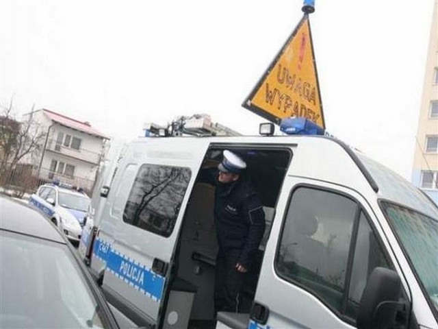 Po zawieszeniu dziesięciu policjantów drogówki w związku z podejrzeniem przyjmowania łapówek od  kierowców, wydział  ruchu drogowego Komendy Miejskiej Policji we Włocławku został poważnie osłabiony.