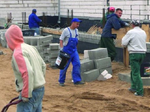 Prace przy budowie pawilony na rogu ulic Kopernika i Dwornej są już bardzo zaawansowane