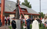 Odsłonięto i poświęcono pomnik kardynała Wyszyńskiego w parafii na osiedlu Mniszek w Grudziądzu 