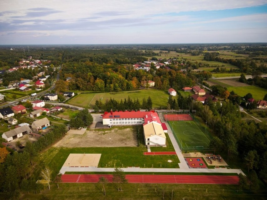 W Zespole Szkół w Bojanowie powstał kompleks lekkoatletyczny. Jego wartość przekracza milion złotych. Zobacz zdjęcia