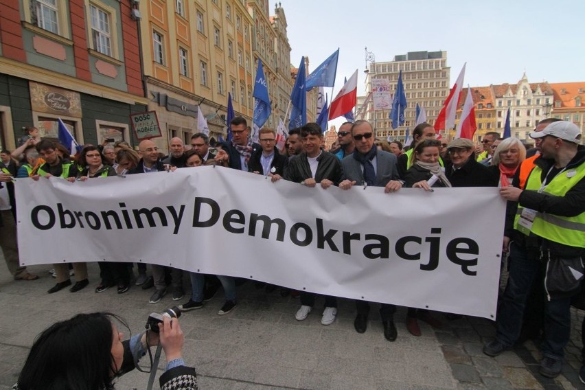 KOD w obronie konstytucji we Wrocławiu, 3.04.2016