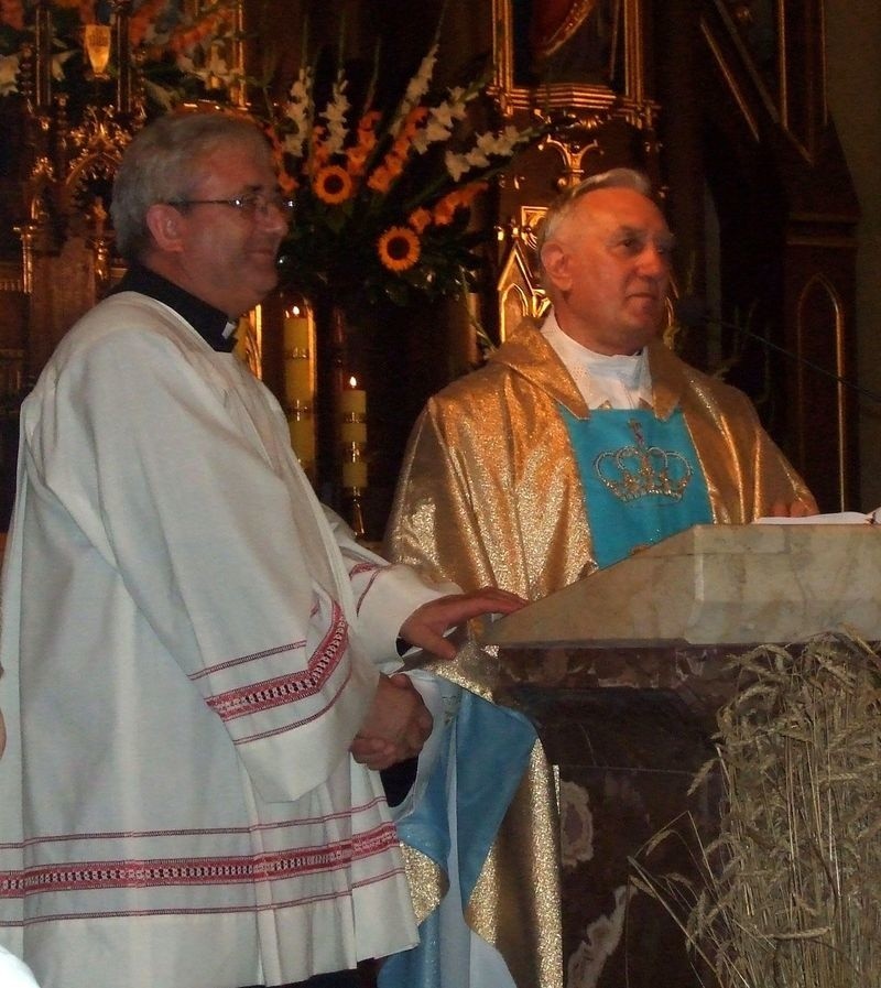 Od lewej: ks. Jan Okuła i ks. Edmund Chmielewski