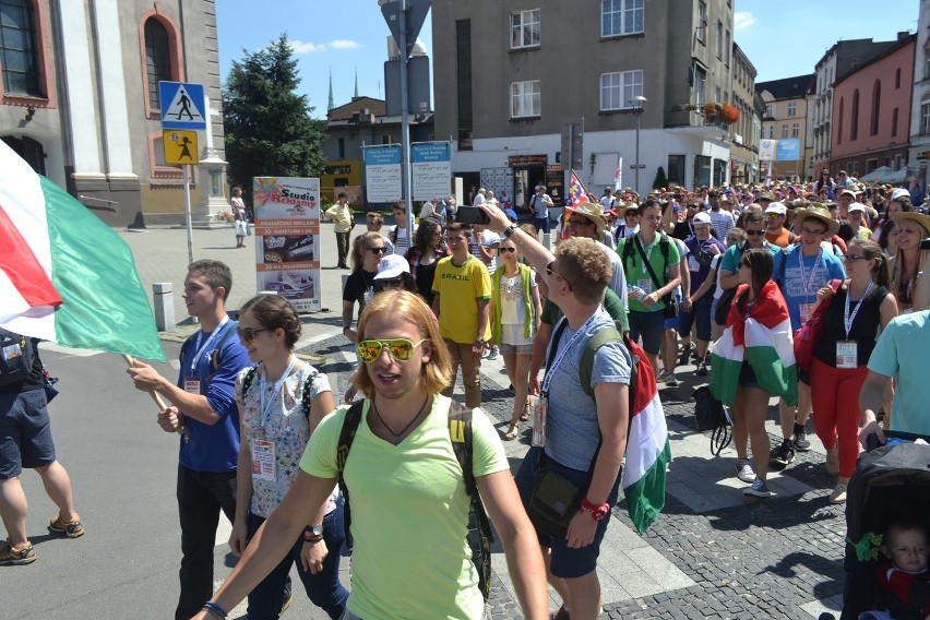 Setki pielgrzymów na ulicach Rybnika