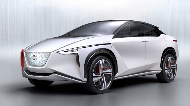 Nissan IMxKoncepcyjny i bezemisyjny Nissan IMx jest oparty na nowej platformie samochodów elektrycznych Nissana. IMx jest wyposażony w dwa silniki elektryczne dużej mocy, które napędzają wszystkie koła pojazdu. Łącznie generują one 320 kW mocy i aż 700 Nm momentu obrotowego. Fot. Nissan