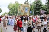 Boże Ciało 2023. Mnóstwo wiernych uczestniczyło w procesji eucharystycznej w parafii świętego Józefa Robotnika w Kielcach. Zobacz zdjęcia
