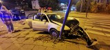 Wypadek na skrzyżowaniu ulic Gajowej i Skłodowskiej-Curie w Bydgoszczy. Na miejscu działają strażacy [zdjęcia]