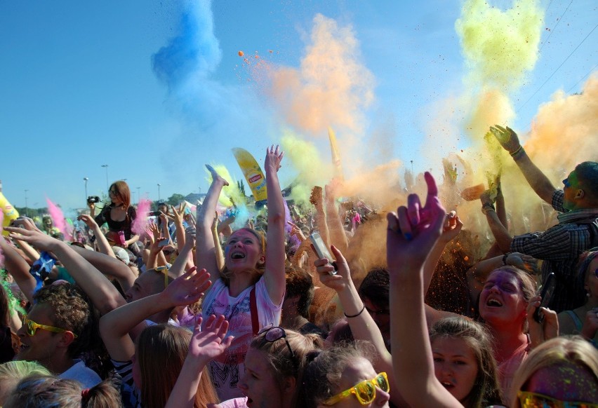 Festiwal Kolorów w Lublinie. Kilkaset osób bawiło się pod Areną Lublin (ZDJĘCIA, WIDEO)