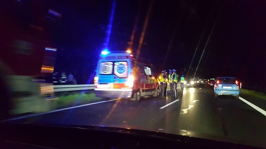 Wypadek na DK1 w Piasku. Ranny motocyklista