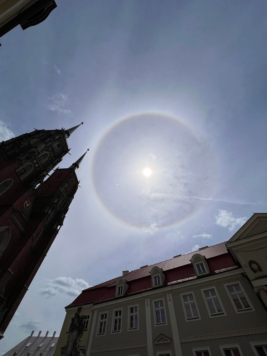 Efekt halo nad Wrocławiem. Nasi czytelnicy dostrzegli niesamowite zjawisko [ZDJĘCIA]