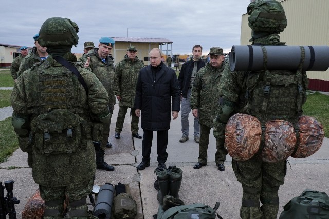 Narkomani są masowo powoływani do wojska i wysyłani na front, ponieważ dla komend uzupełnień liczy się głównie wypełnienie norm mobilizacyjnych. Zdjęcie ilustracyjne.