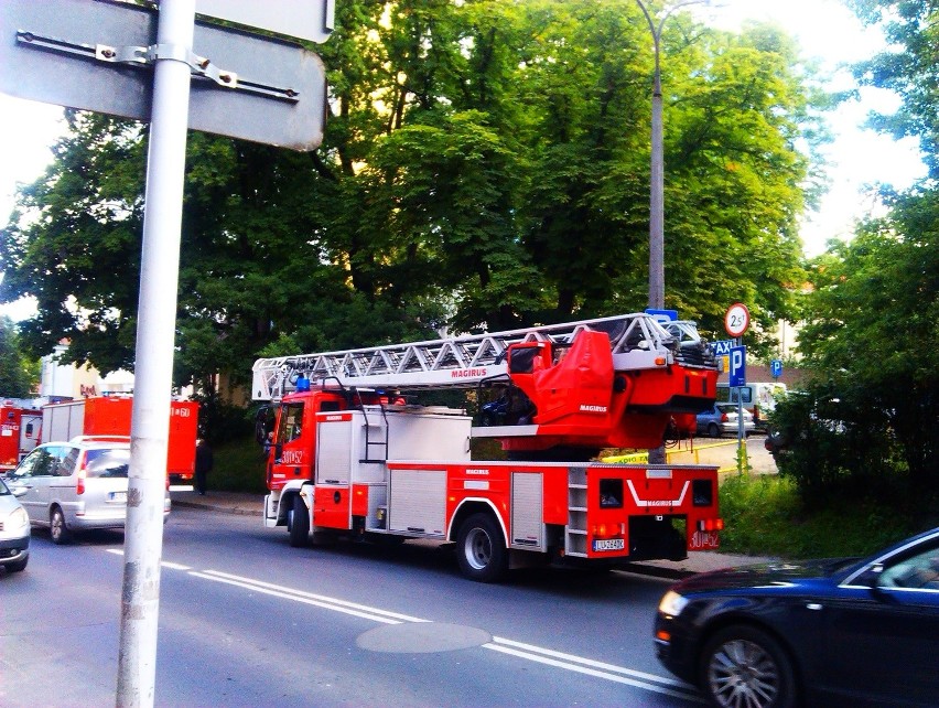 Alarm bombowy w budynku Urzędu Wojewódzkiego przy ul. Lubomelskiej (FOTO)