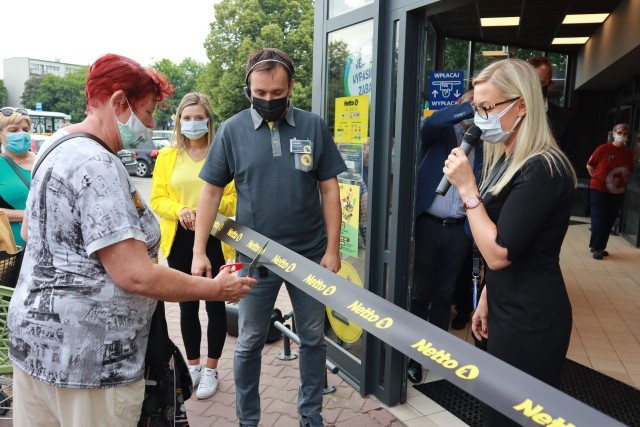 Zbliża się otwarcie kolejnego sklepu Netto, który powstaje w miejscu Tesco. To będzie już trzeci zmieniony sklep w Łodzi!Na zdjęciu: Tak otwierano Netto przy ul. Dylika w Łodzi - pierwsze w miejsce TescoJAKIE PROMOCJE? CZYTAJ DALEJ>>>.