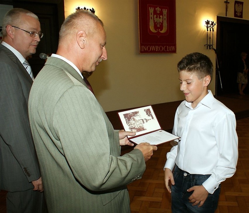 Inowrocław. Prezydent nagrodził uczniów i nauczycieli