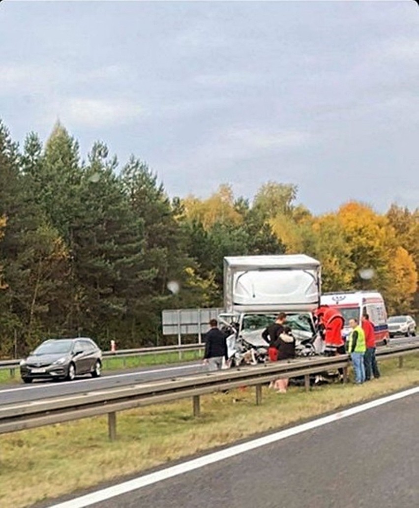 A4 Gliwice - samochód dostawczy najechał na tył, jadącego...