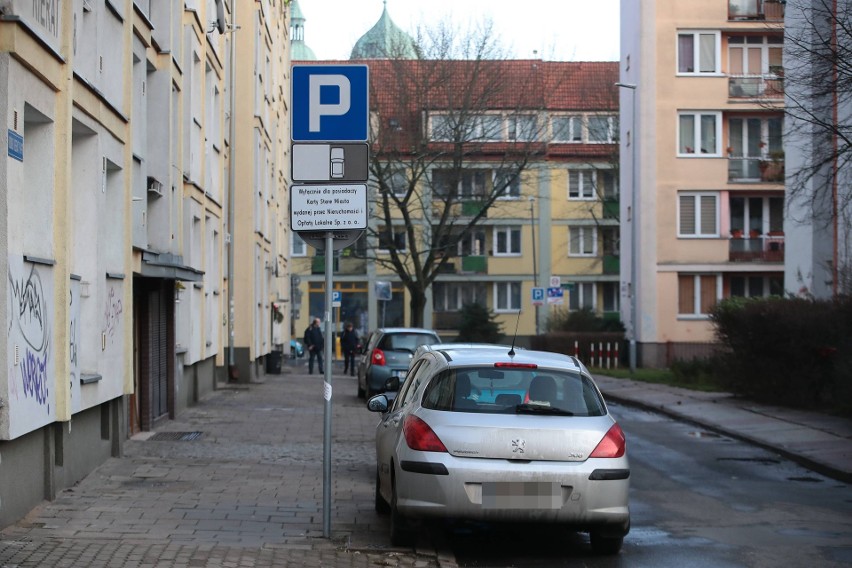Problemy z parkowaniem na Starym Mieście w Szczecinie. Kupił bilet, a i tak dostał mandat. "Nie ma podstaw do zwrotu pieniędzy"