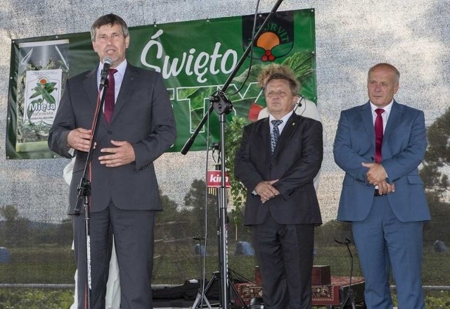 Starosta Zbigniew Kierkowski podkreślał rolę Natur Vitu w przemianach, jakie mają miejsce w powiecie. Z prawej wójt Michałowa Mirosław Walasek i szef Natur Vitu Marek Płachta.