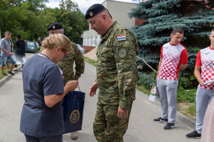 Chorwaccy żołnierze przekazali Fundacji Pomóż Im 2,5 tys....