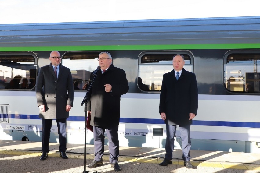 90 unowocześnionych wagonów dla PKP Intercity ZDJĘCIA