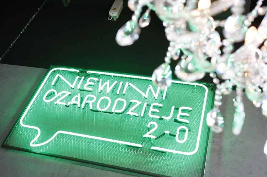 Restauracja Niewinni Czarodzieje 2.0: Kuba Wojewódzki otworzył w Warszawie swój lokal. Jak wygląda w środku? [ZDJĘCIA] [MENU] [CENY]