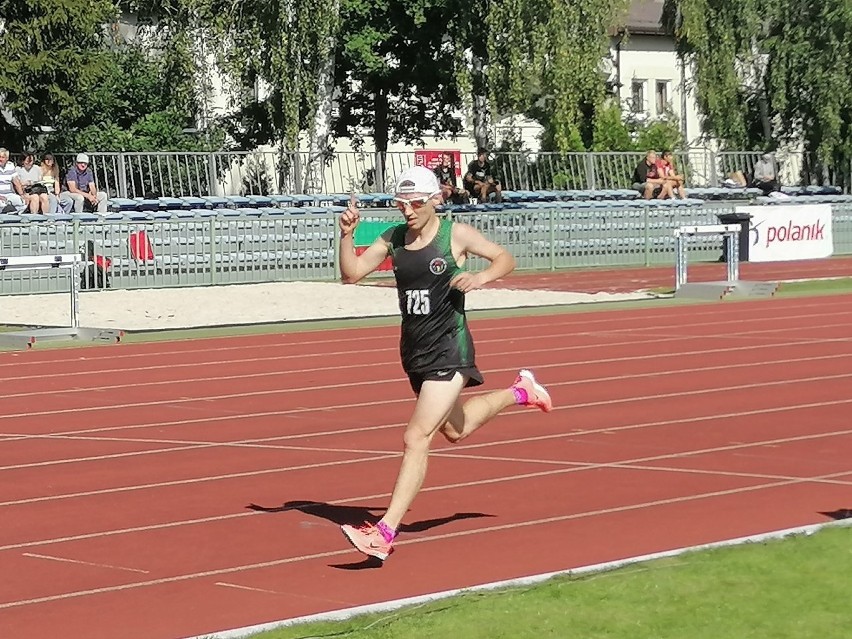 Mateusz Lipiński pokazał klasę w biegu na 5000 m. Tak...