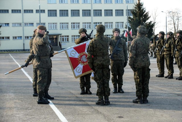 Białystok, niedziela, 5 lutego 2023 roku, kompleks wojskowy przy Kawaleryjskiej. Przysięga kolejnego grupy podlaskich terytorialsów
