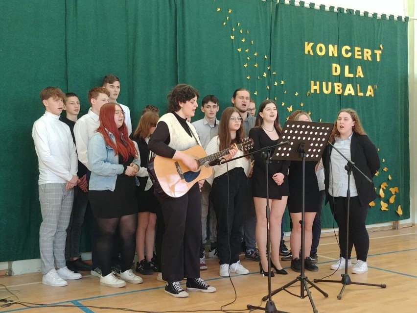 Koncert dla „Hubala” w Zespole Szkół Zawodowych numer 1 w Starachowicach. Zobacz zdjęcia