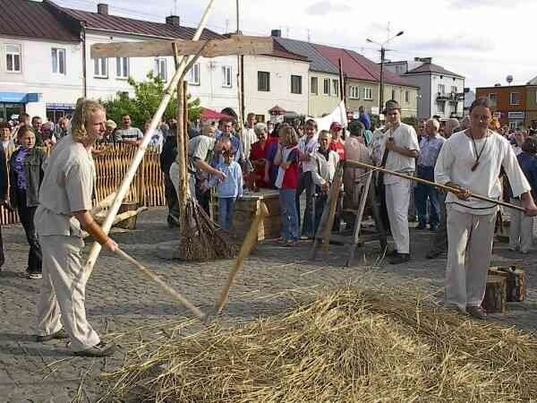 Młocka cepami.