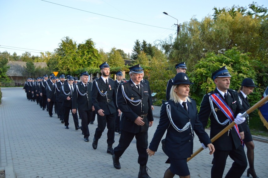 100-lecie Ochotniczej Straży Pożarnej w Solcu-Zdroju. Podziękowania i medale. Zobaczcie zdjęcia