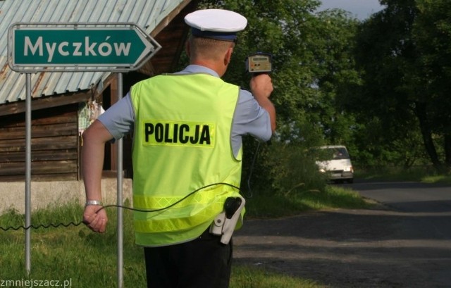 W myśl projektu policjanci mają otrzymać czytniki kart płatniczych.