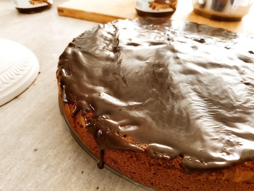Ciasto mocno czekoladowe gotowe.