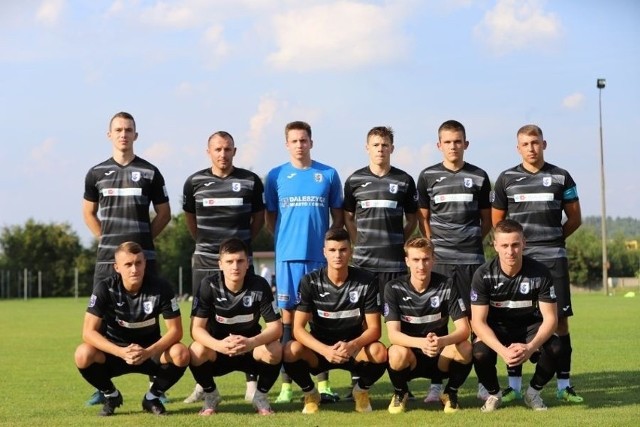 Piłkarze Spartakusa Daleszyce na razie mają tymczasowy duet trenerski.